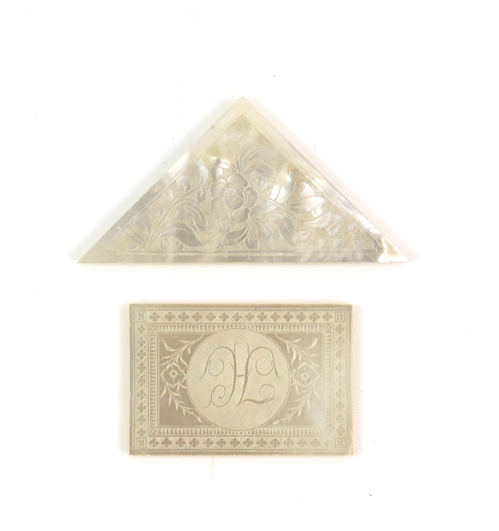 Collection of over 200 mother-of-pearl games counters of various shapes to include fish, - Image 15 of 24