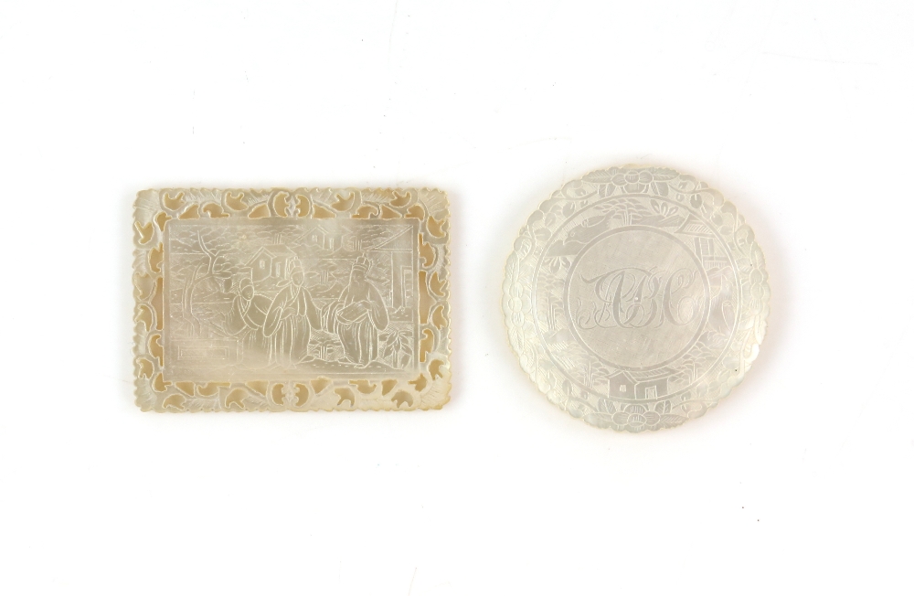 Collection of over 200 mother-of-pearl games counters of various shapes to include fish, - Image 23 of 24