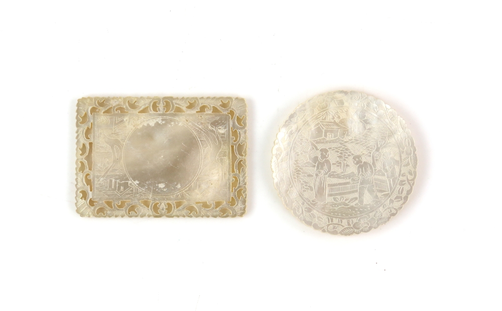 Collection of over 200 mother-of-pearl games counters of various shapes to include fish, - Image 24 of 24