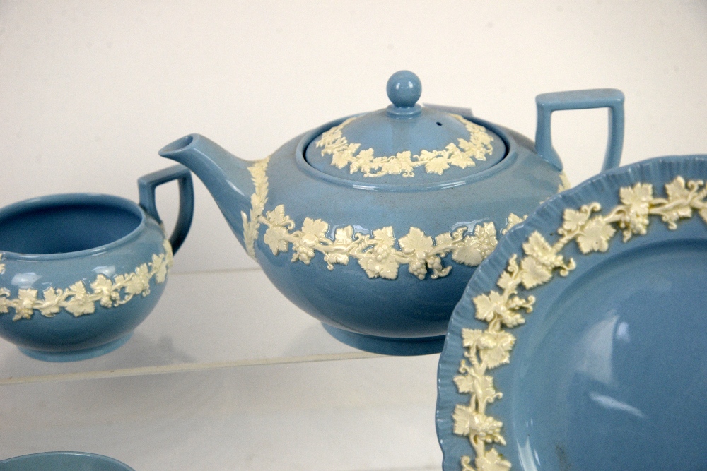 Wedgwood Etruria Embossed Queens Ware Part Tea and Dinner Service in blue and white, comprising 6 - Image 2 of 5