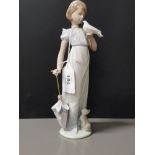 LLADRO FIGURE 7611 SUMMER STROLL