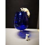 RETRO 1960S BLUE BRANDY GLASS SIDEBOARD ORNAMENT WITH CAT AND MOUSE