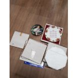 A SUBSTANTIAL AMOUNT OF COLLECTORS PLATES INCLUDES RINGTONS AND 1 ROYAL ALBERT PLATE ALL BOXED