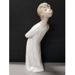 LLADRO FIGURE 4869 BOY BLOWING WITH ORIGINAL BOX HEIGHT 20CM