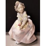 LLADRO FIGURE 5372 LOLITA WITH ORIGINAL BOX HEIGHT 11.5CM