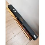 VINTAGE STUART STURRIDGE POOL CUE IN CARRY PROTECTIVE HARDCASE