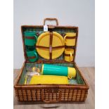 VINTAGE PICNIC SET