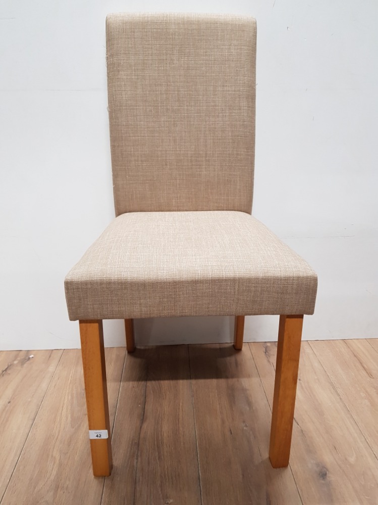 A SET OF 4 MODERN DINING CHAIRS BEIGE FABRIC