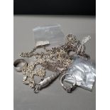 BOX OF SILVER 925 AND OTHER ITEMS INCLUDING CHAINS PLUS RINGS AND PENDANTS 54G