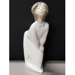 LLADRO FIGURE 4873 GIRL KISSING WITH ORIGINAL BOX HEIGHT 19CM