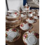 A SUBSTANTIAL AMOUNT OF ROYAL ALBERT OLD COUNTRY ROSES