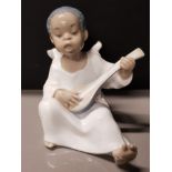 LLADRO FIGURE 4537 ANGEL BLACK PLAYING LUTE WITH ORIGINAL BOX HEIGHT 11CM