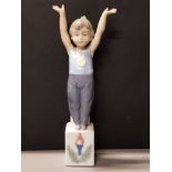 LLADRO FIGURE 5871 OLYMPIC CHAMPION WITH ORIGINAL BOX HEIGHT 23CM