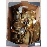 A BOX OF ASSORTED BRASS WARE SUCH AS BRASS BIRD ETC