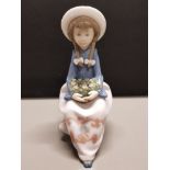 LLADRO FIGURE 5554 PRETTY AND PRIM SIGNED