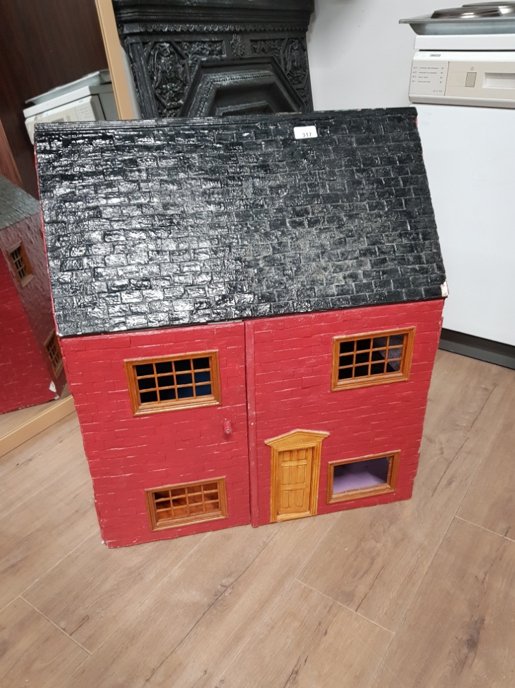 CHILD DOLLS HOUSE