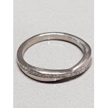 18CT WHITE GOLD TWIST WEDDING BAND SIZE L