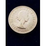 ELIZABETH II 1962 GOLD SOVEREIGN COIN