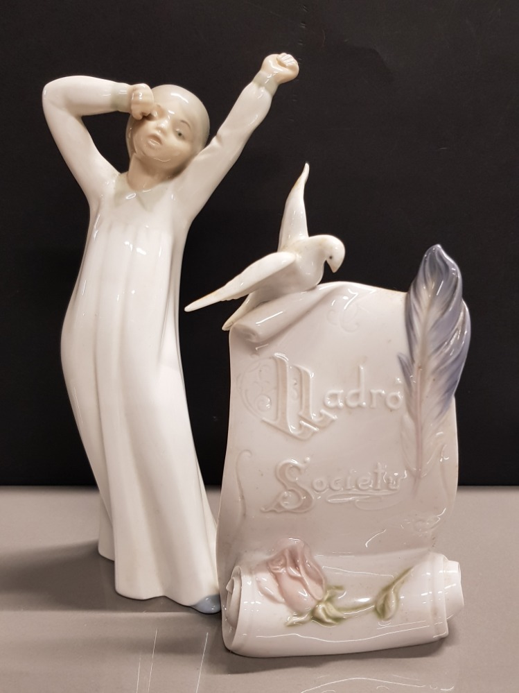 LLADRO ORNAMENT 7677 "ART BRINGS US TOGETHER" IN ORIGINAL BOX WITH 1 OTHER SPANISH FIGURE