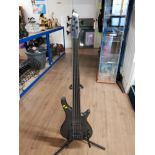 ELECTRIC BASS GUITAR