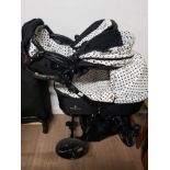 VENICCI BABY PUSHCHAIR AND MATCHING CARRIER