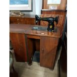 MAHOGANY SEWING CABINET WITH FITTED SINGER SEWING MACHINE