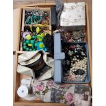 TRAY CONTAINING MISCELLANEOUS COSTUME JEWELLERY AND MINATURE DUMMY
