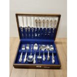 WM ROGERS AND SON VICTORIAN ROSE CANTEEN OF CUTLERY