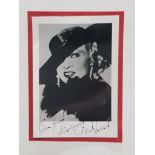 MAE WEST 1892-1980 AMERICAN LEADING LADY SIGNED VINTAGE PHOTO SCARCE