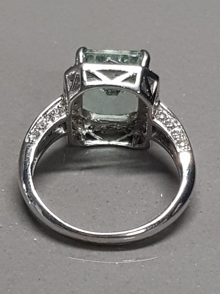 9CT WHITE GOLD AQUAMARINE AND DIAMOND RING SIZE L 1/2 GROSS WEIGHT 4.8G - Image 3 of 3