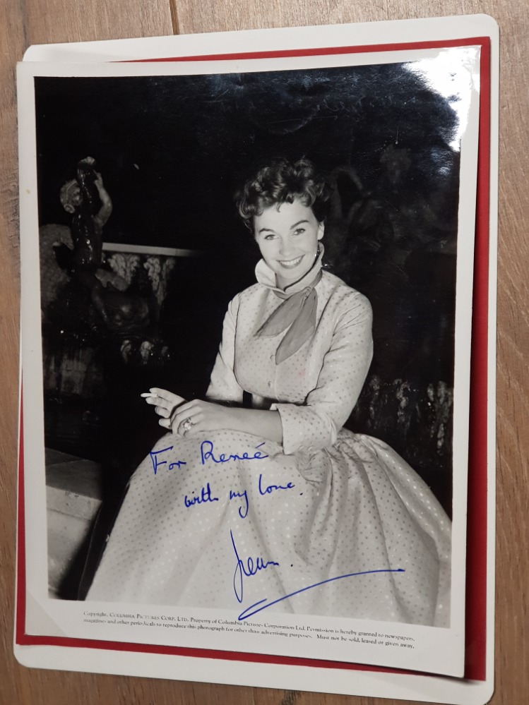 JEAN SIMMONS 1929-2010 BRITISH BORN AMERICAN ACTRESS SIGNED VINTAGE PHOTO