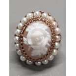 9CT YELLOW GOLD CAMEO STYLE PEARL RING SIZE M GROSS WEIGHT 6.6G