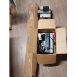 BOXED MINOLTA AUTODUAL 8 PROJECTOR AND PRINZ PROJECTOR PLUS STARLIGHT PORTABLE SCREEN