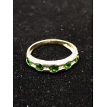 9CT GOLD GREEN STONE RING SIZE Q 2.1G