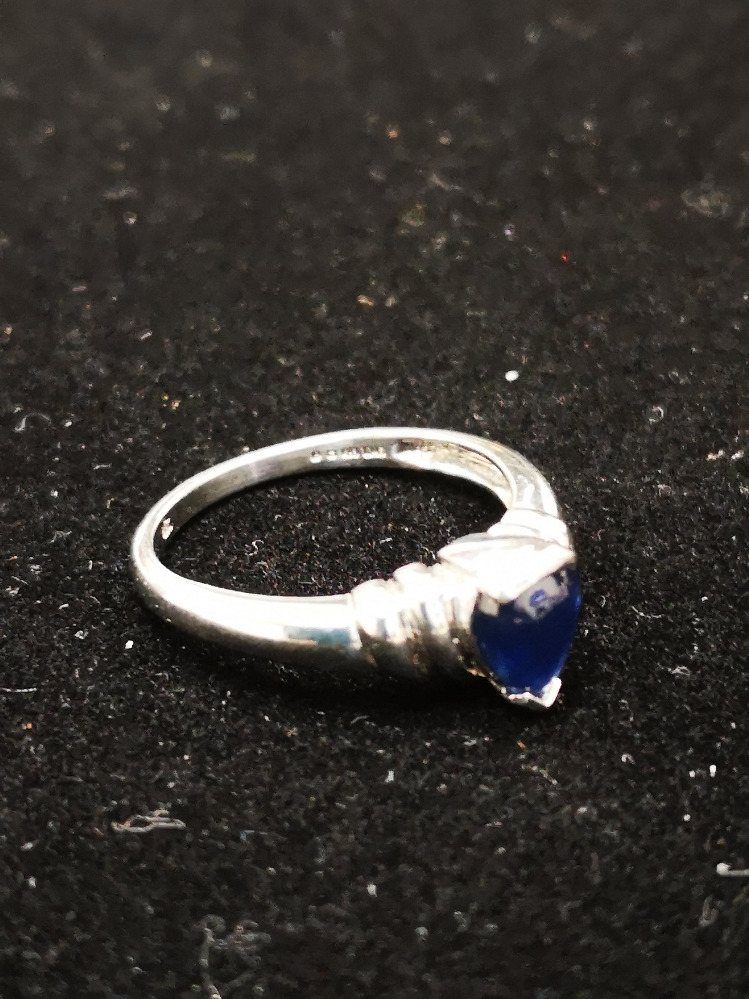 9CT WHITE GOLD BLUE STONE RING SIZE 0 3G