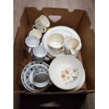 A BOX CONTAINING BROADHURST RUSHSTONE WARE ETC