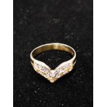 18CT YELLOW AND WHITE GOLD DOUBLE WISHBONE RING SIZE N 2.9G