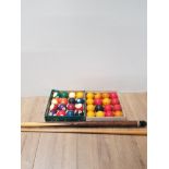 VINTAGE POOL AND SNOOKER BALLS TOGETHER WITH OLD CUE