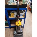 DYSON DC33 HOOVER