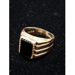 9CT GOLD BLACK ONYX RING 3.8G