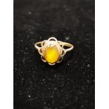 9CT GOLD YELLOW STONE RING SIZE N 1.8G