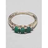 3 STONE EMERALD AND SILVER RING SIZE S 2.3G