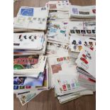 BOX CONTAINING A LARGE QUANTITY OF VINTAGE GREAT BRITAIN FIRST DAY COVERS EXCELLENT CONDITION