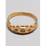 18CT GOLD 3 STONE DIAMOND RING SIZE O GROSS WEIGHT 2.6G