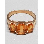18CT YELLOW GOLD 3 STONE CITREEN RING SIZE K 1/2