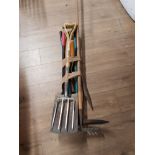 LOT OF GARDEN TOOLS