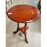 CIRCULAR TOPPED REPRODUCTION OCCASIONAL TABLE