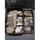 TUB OF VARIOUS FOREIGN NOTES AND COINS