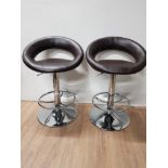 A PAIR OF MODERN CHROME BASED KITCHEN BARSTOOLS