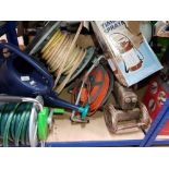 MIXED LOT INCLUDES 2 HOSE ON REELS, EXTENSION LEAD, GARDEN TIMBER SPRAYER AND WATERING CAN ETC
